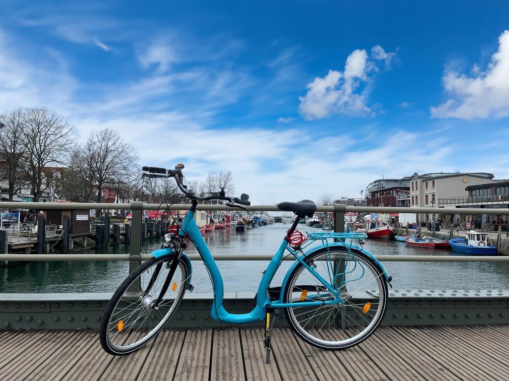 Tiefeinsteiger von Hygge Bike am Alten Strom in Warnemünde